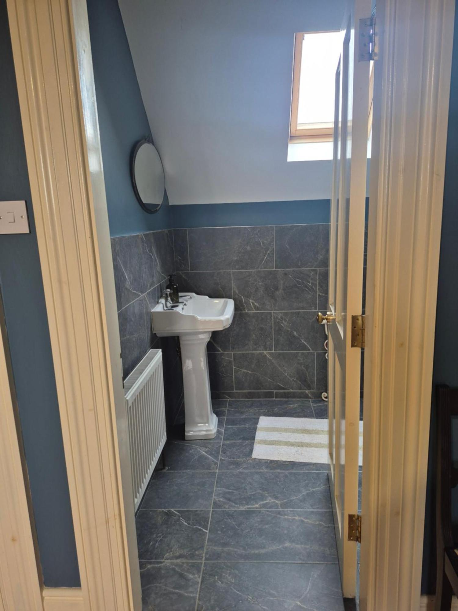 Ballinasloe Guest House In The Heart Of The Country Ngoại thất bức ảnh